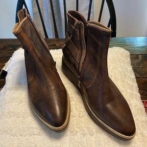 𝅺🦚Host Pick🦚Anthropologie Buckled Soft Leather Pointy Toe Ankle Bootie